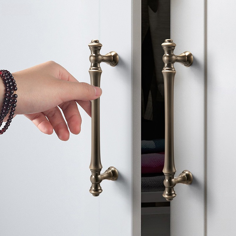 Vintage Furniture Hardware Pulls - アンティークブロンズのキャビネットドアハンドル、ヴィンテージのワードローブ/食器棚の取っ手、キッチンや靴箱の引き出しノブ、家具金具