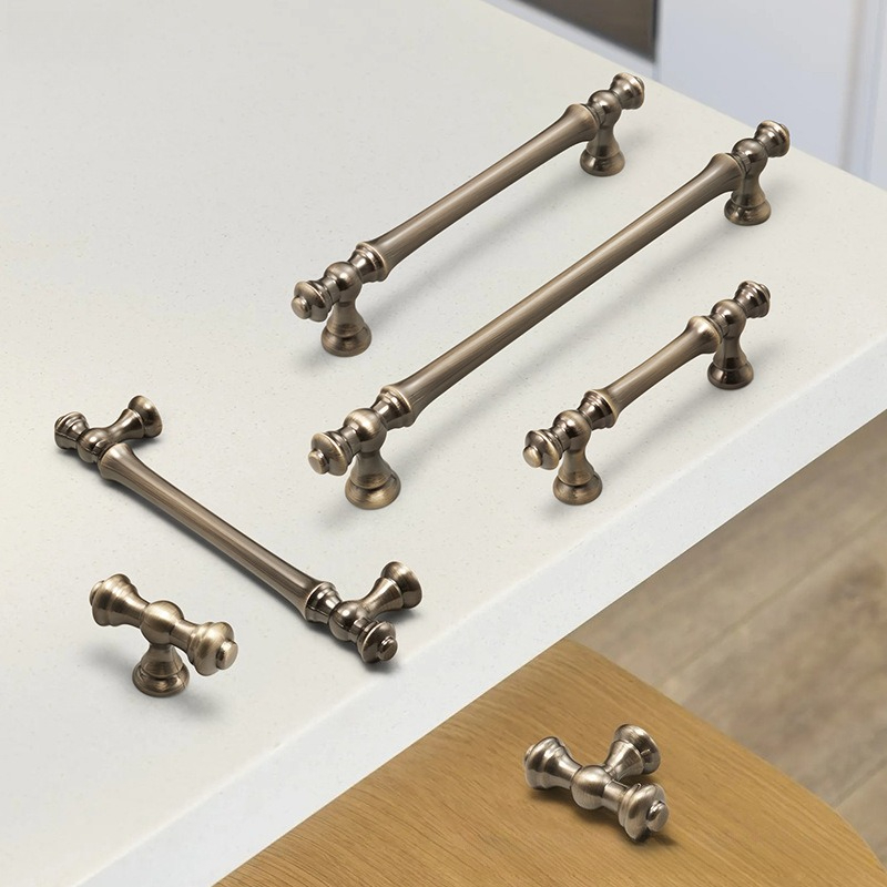 アンティークブロンズのキャビネットドアハンドル、ヴィンテージ - Vintage Furniture Hardware Pulls のレビューと価格